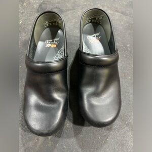 Dansko Wide XP 2.0 Clog Women's Size 38 7 7.5 US Black Professional Patent